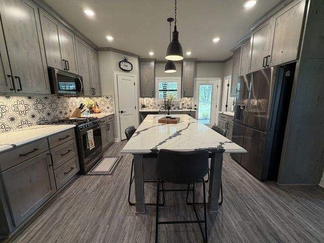 276 Fm 71, Mt Pleasant, TX 75455
