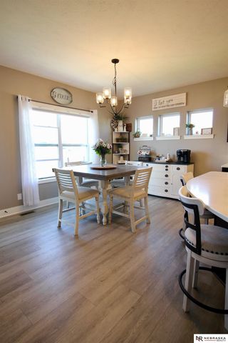 9704 Pintail Drive, Papillion, NE 68046