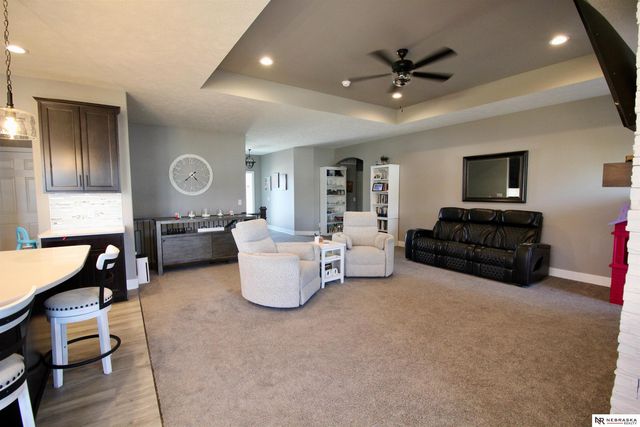 9704 Pintail Drive, Papillion, NE 68046