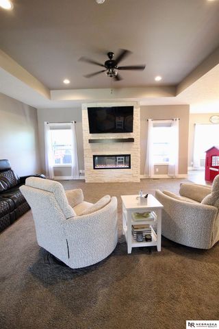 9704 Pintail Drive, Papillion, NE 68046