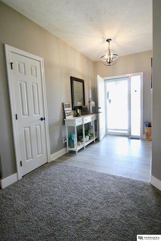 9704 Pintail Drive, Papillion, NE 68046