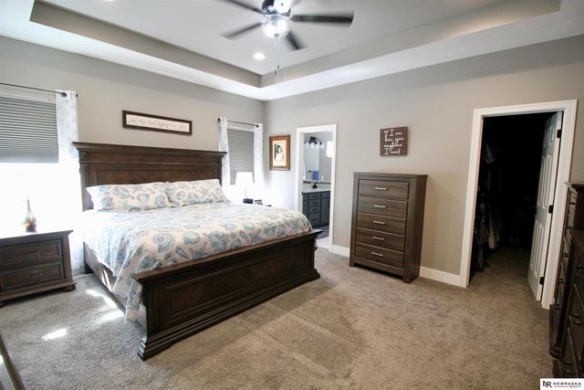 9704 Pintail Drive, Papillion, NE 68046