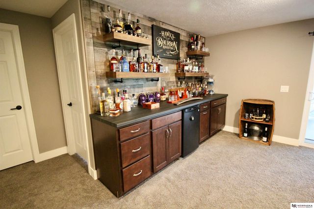 9704 Pintail Drive, Papillion, NE 68046