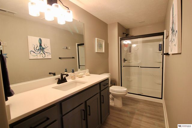 9704 Pintail Drive, Papillion, NE 68046