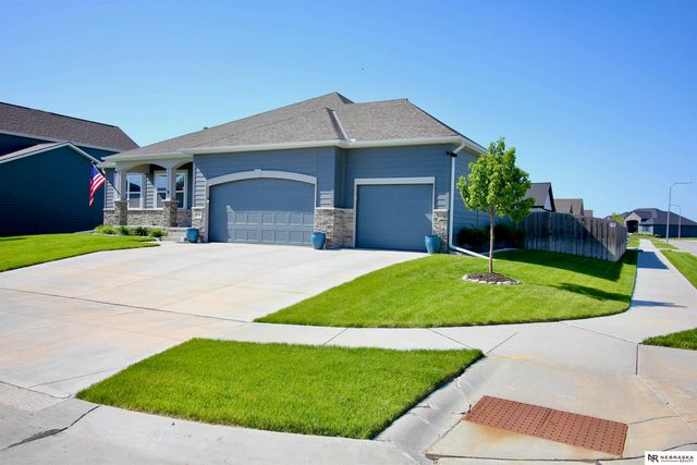 9704 Pintail Drive, Papillion, NE 68046