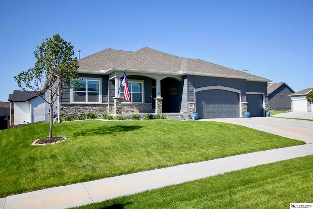 9704 Pintail Drive, Papillion, NE 68046