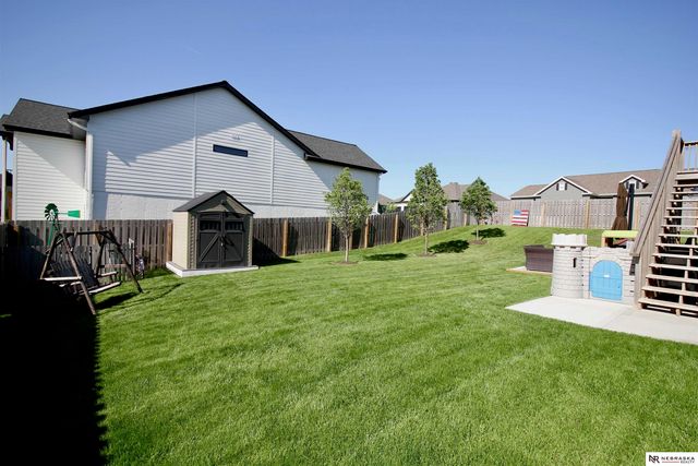 9704 Pintail Drive, Papillion, NE 68046