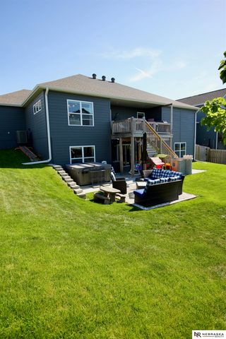 9704 Pintail Drive, Papillion, NE 68046