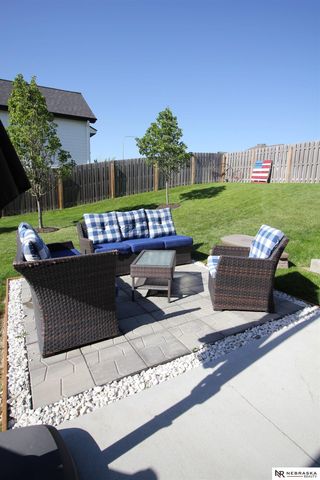 9704 Pintail Drive, Papillion, NE 68046
