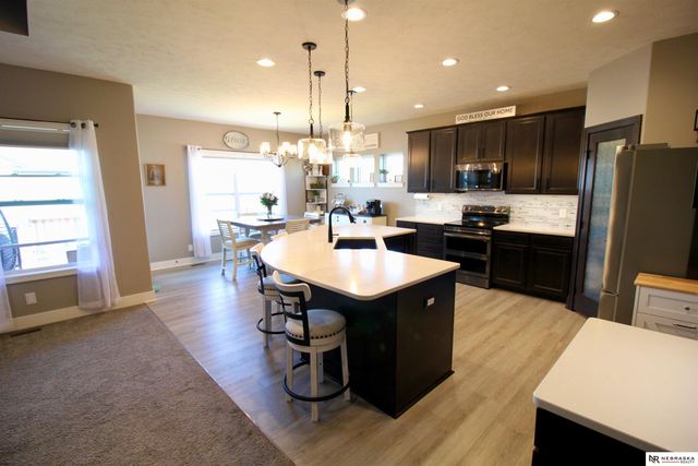 9704 Pintail Drive, Papillion, NE 68046