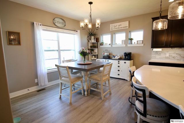 9704 Pintail Drive, Papillion, NE 68046