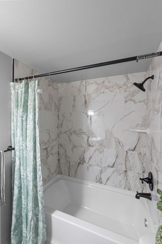 544 Stones River Rd, La Vergne, TN 37086