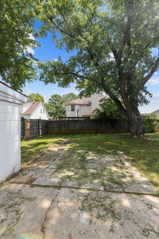 544 Stones River Rd, La Vergne, TN 37086