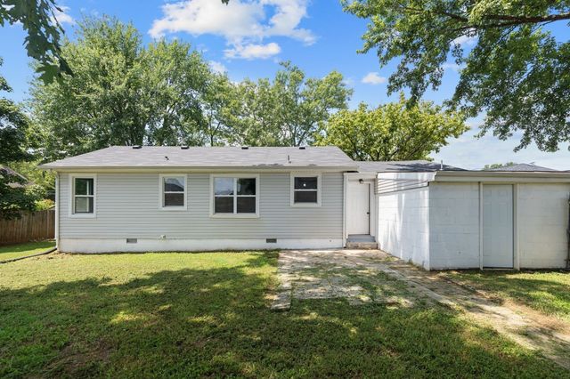 544 Stones River Rd, La Vergne, TN 37086