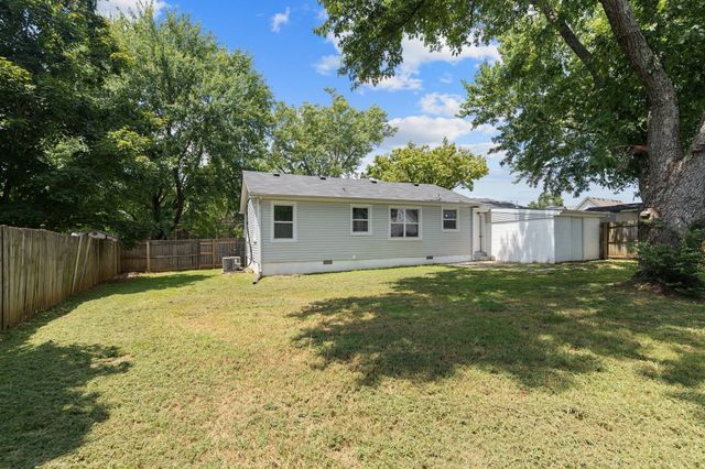 544 Stones River Rd, La Vergne, TN 37086