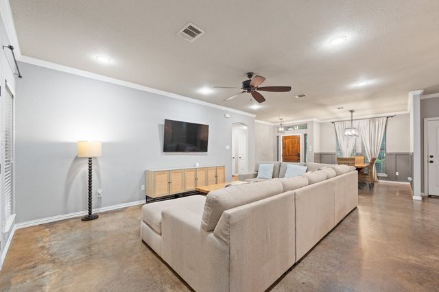 1623 Hawthorne Street, Cleburne, TX 76033