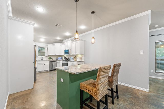 1623 Hawthorne Street, Cleburne, TX 76033