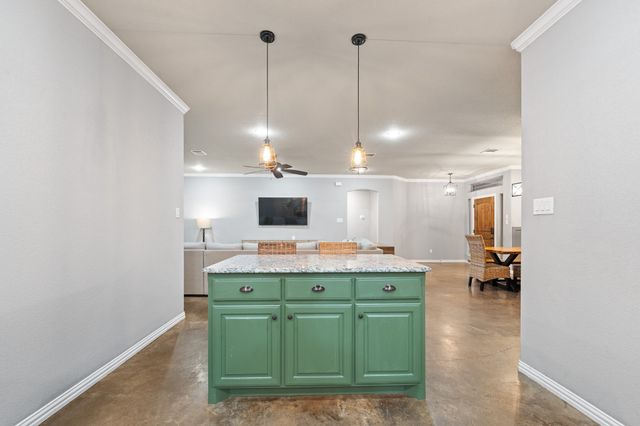 1623 Hawthorne Street, Cleburne, TX 76033