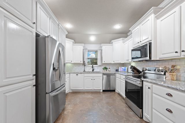 1623 Hawthorne Street, Cleburne, TX 76033