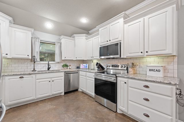1623 Hawthorne Street, Cleburne, TX 76033