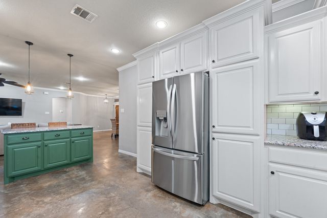 1623 Hawthorne Street, Cleburne, TX 76033