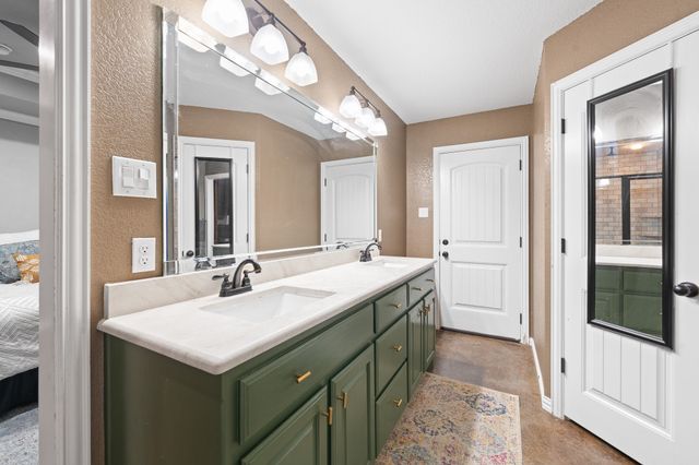 1623 Hawthorne Street, Cleburne, TX 76033