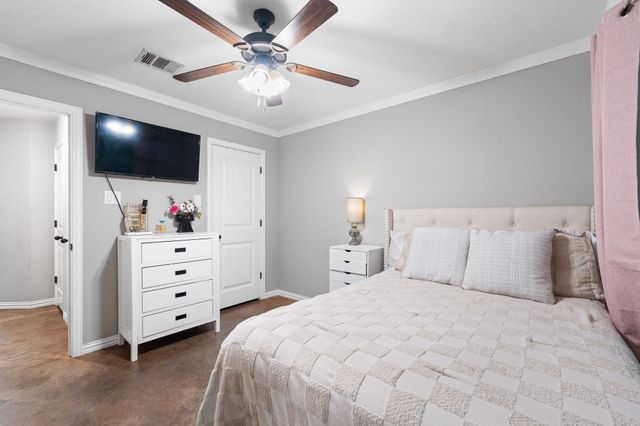 1623 Hawthorne Street, Cleburne, TX 76033