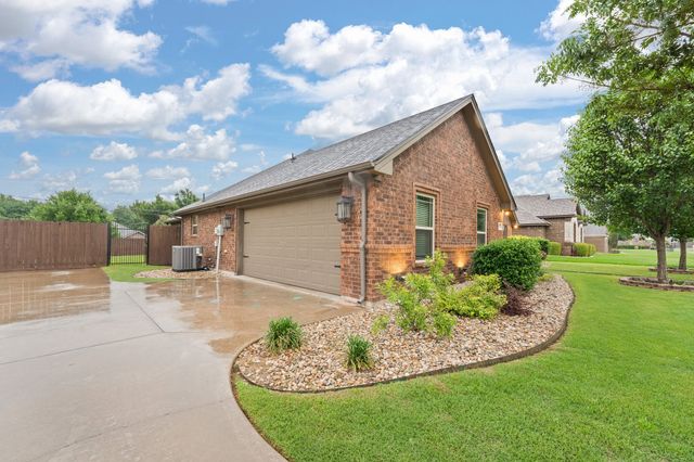 1623 Hawthorne Street, Cleburne, TX 76033