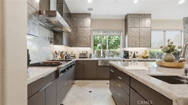 19853 Red Roan Lane, Yorba Linda, CA 92886