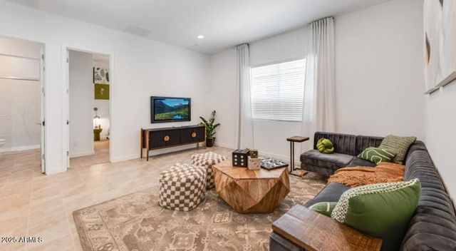 7966 W ROWEL Road, Peoria, AZ 85383