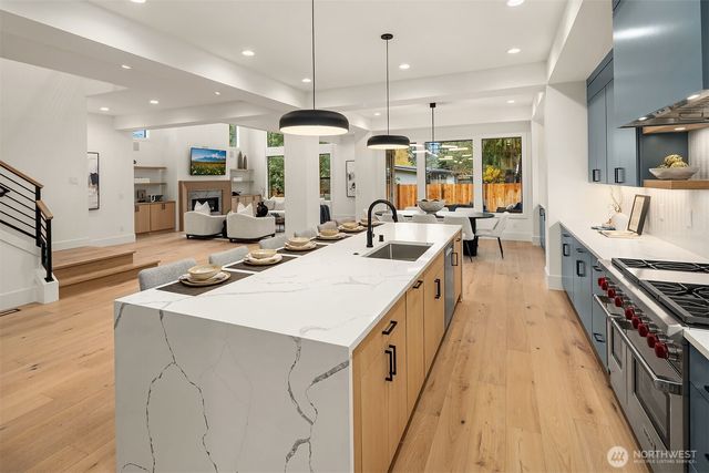 15534 SE 10th Street, Bellevue, WA 98007