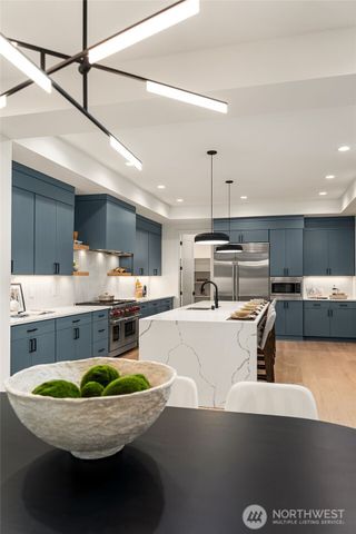 15534 SE 10th Street, Bellevue, WA 98007