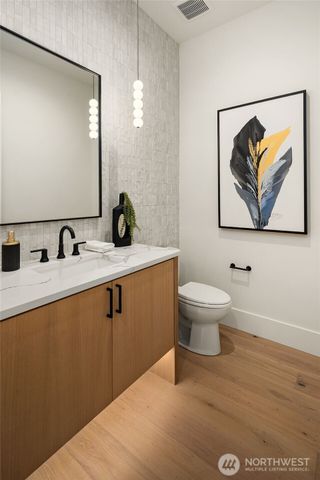 15534 SE 10th Street, Bellevue, WA 98007