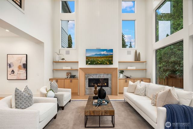 15534 SE 10th Street, Bellevue, WA 98007