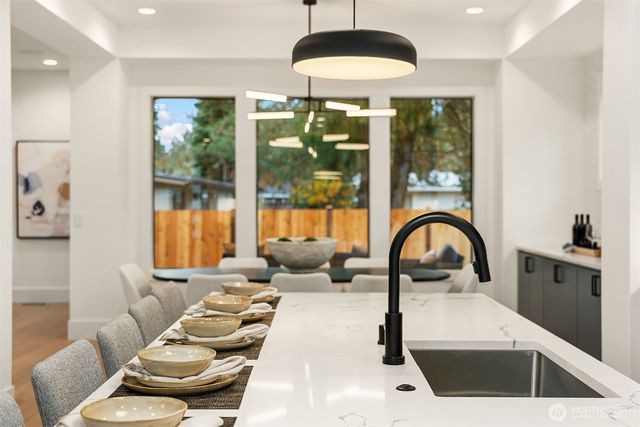 15534 SE 10th Street, Bellevue, WA 98007