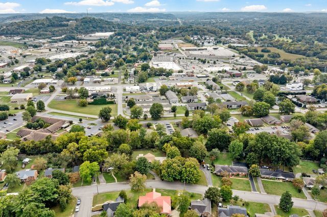 1016 Rolling Fields Cir, Columbia, TN 38401