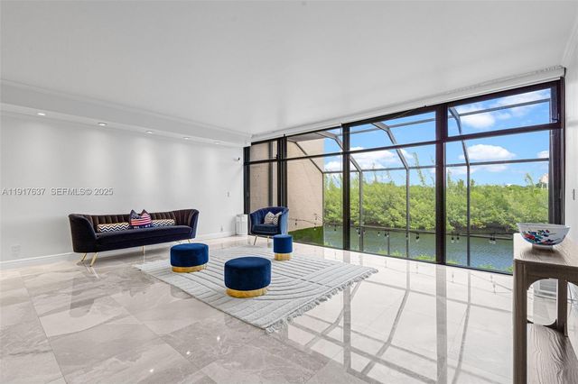 6124 Paradise Point Drive 6124, Palmetto Bay, FL 33157