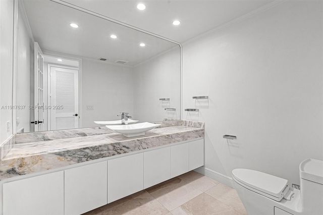 6124 Paradise Point Drive 6124, Palmetto Bay, FL 33157