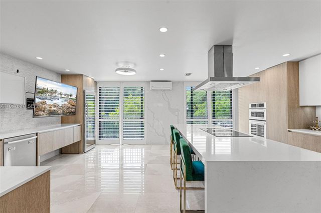 6124 Paradise Point Drive 6124, Palmetto Bay, FL 33157