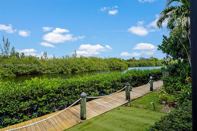 6124 Paradise Point Drive 6124, Palmetto Bay, FL 33157