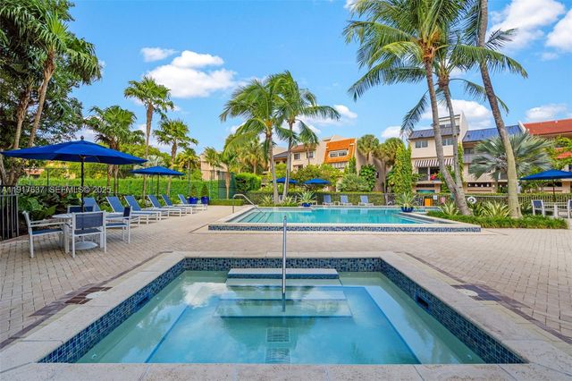 6124 Paradise Point Drive 6124, Palmetto Bay, FL 33157