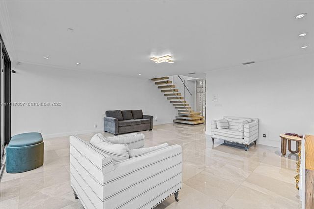 6124 Paradise Point Drive 6124, Palmetto Bay, FL 33157