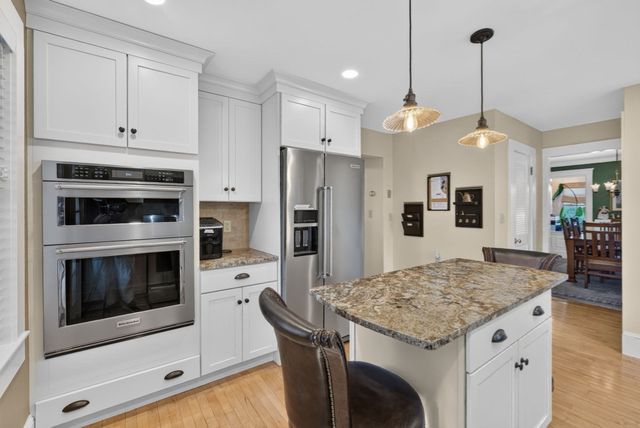 4 Hawthorn Rd, Milton, MA 02186
