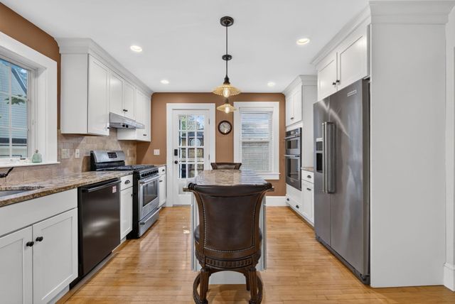 4 Hawthorn Rd, Milton, MA 02186
