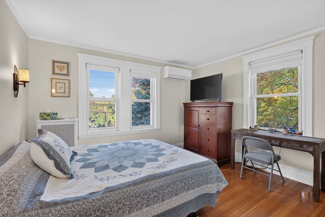 4 Hawthorn Rd, Milton, MA 02186