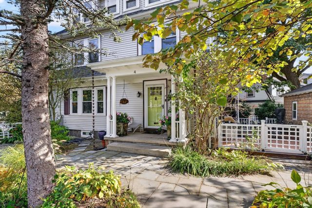 4 Hawthorn Rd, Milton, MA 02186