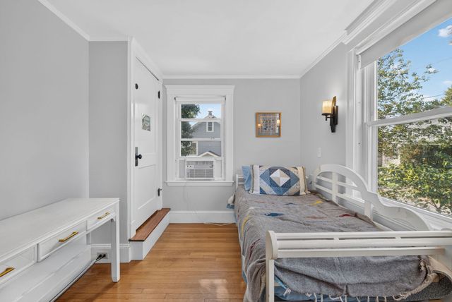 4 Hawthorn Rd, Milton, MA 02186
