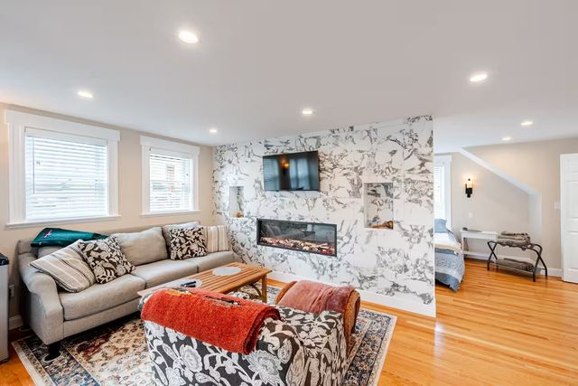 4 Hawthorn Rd, Milton, MA 02186