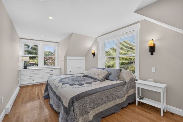 4 Hawthorn Rd, Milton, MA 02186