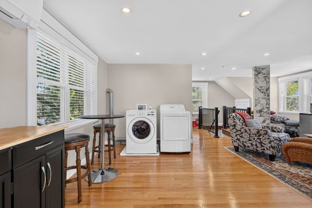4 Hawthorn Rd, Milton, MA 02186